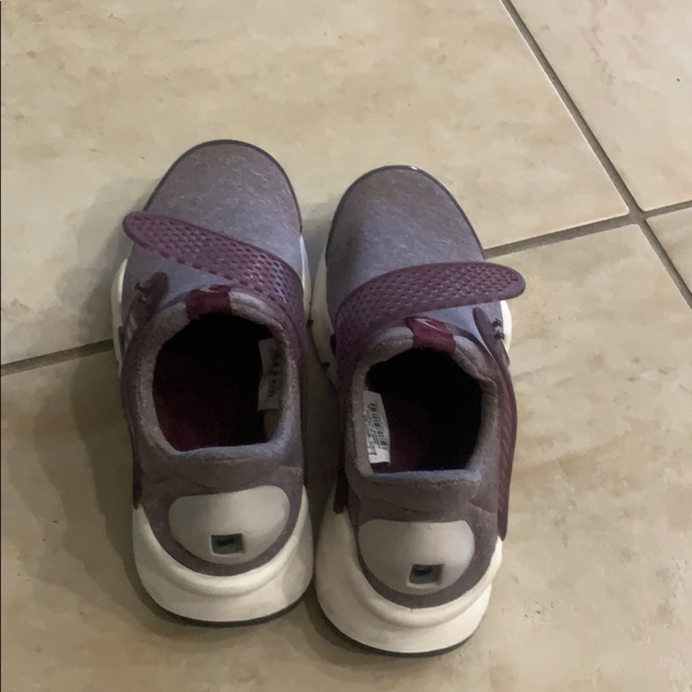 NIKE sock dart sz: 7